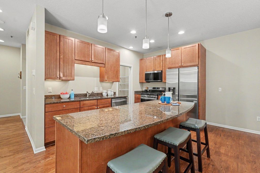 17820 Valley Cove Court, Deephaven, MN 55391 — photo 2