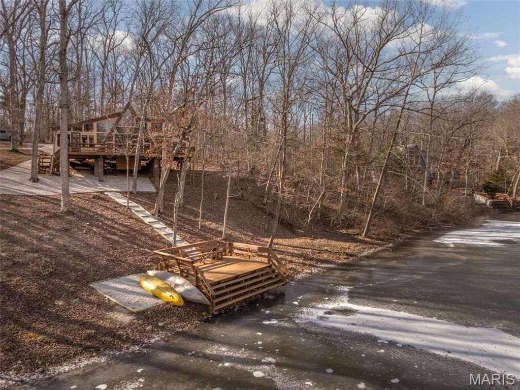 402 Cervina Woods Drive, Innsbrook, MO 63390