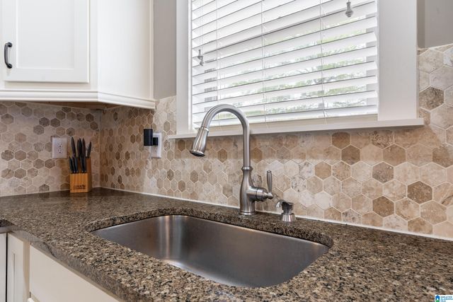 5862 RIDGELINE DRIVE, Bessemer, AL 35022