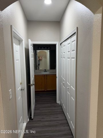 5260 COLLINS Road 106, Jacksonville, FL 32244