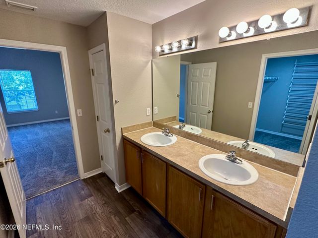 5260 COLLINS Road 106, Jacksonville, FL 32244