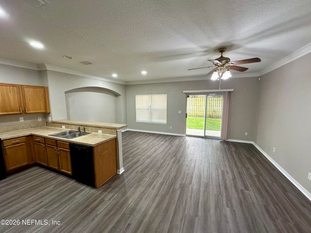 5260 COLLINS Road 106, Jacksonville, FL 32244