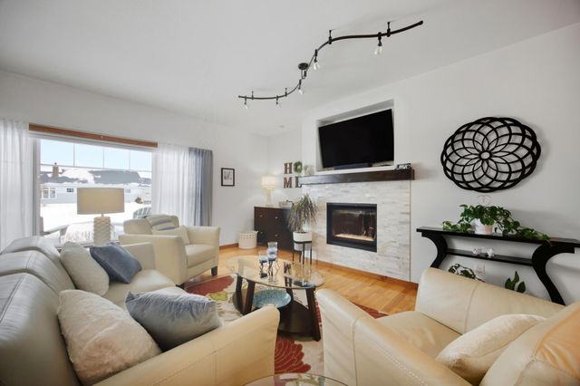 330 31st Avenue NW, West Fargo, ND 58078