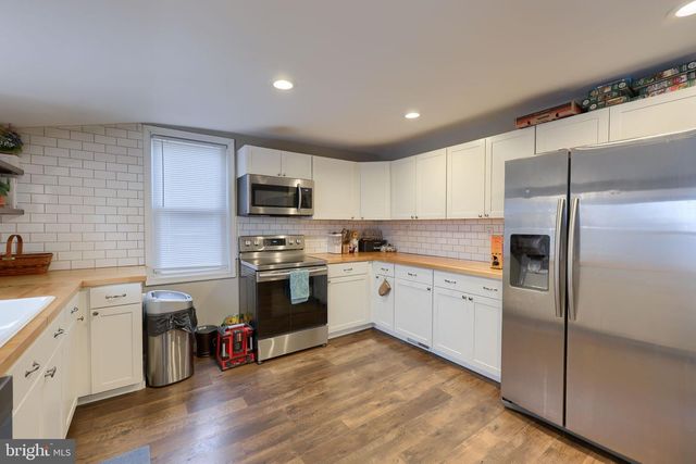 353 REXMONT RD, Lebanon, PA 17042