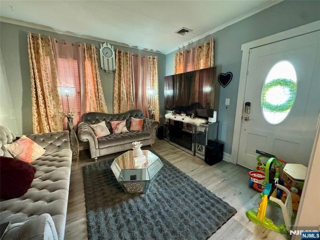 165 5th Avenue, Paterson, NJ 07524