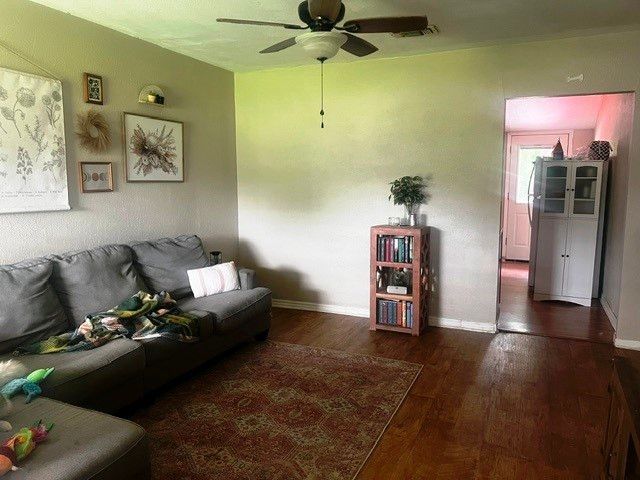 803 W Bells Boulevard, Bells, TX 75414