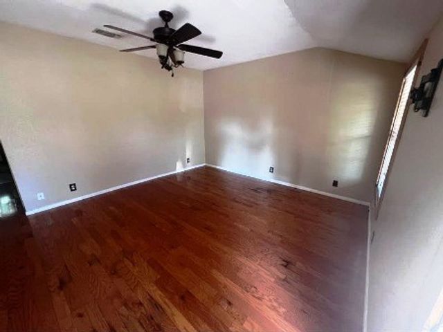 803 W Bells Boulevard, Bells, TX 75414
