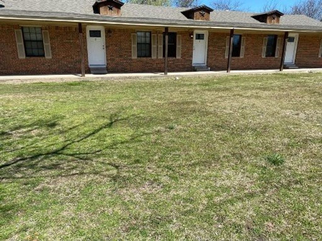 803 W Bells Boulevard, Bells, TX 75414