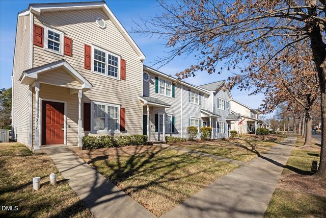 317 Commons Drive, Holly Springs, NC 27540