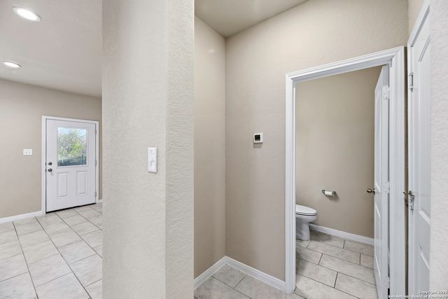 1522 Stony Island, San Antonio, TX 78245