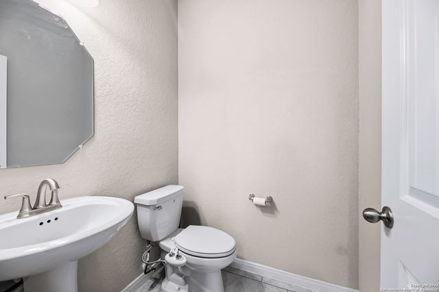 1522 Stony Island, San Antonio, TX 78245