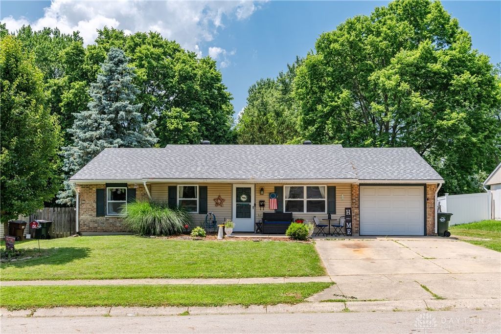925 Greenheart Drive, New Carlisle, OH 45344