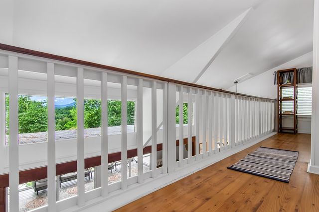 1056 Sky Hawk Mountain Drive, Hiawassee, GA 30546