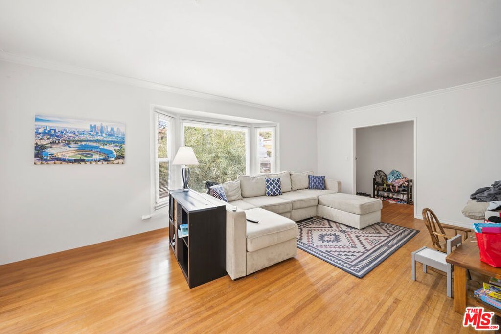 208 N Bowling Green Way, Los Angeles, CA 90049 — photo 4