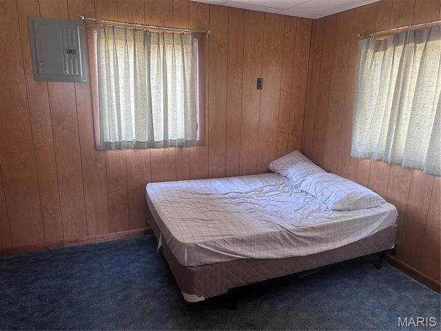72 S River Road, Elsberry, MO 63343