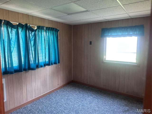 72 S River Road, Elsberry, MO 63343