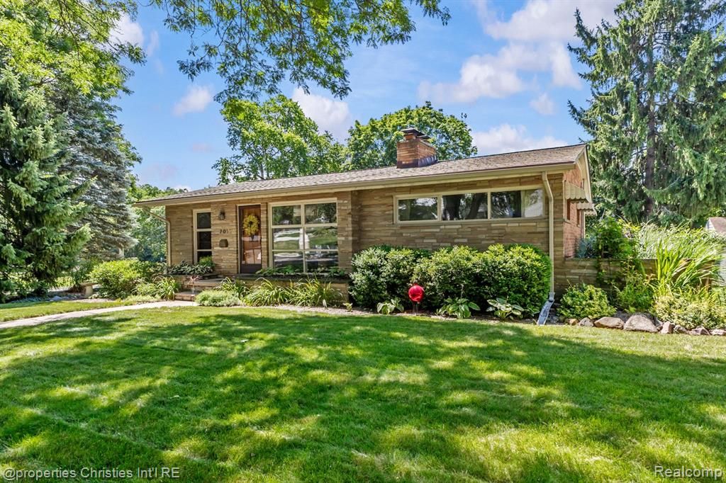 701 Spring Drive, Northville, MI 48167