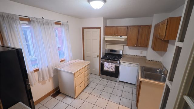 2622 PLUM Street, Erie, PA 16508