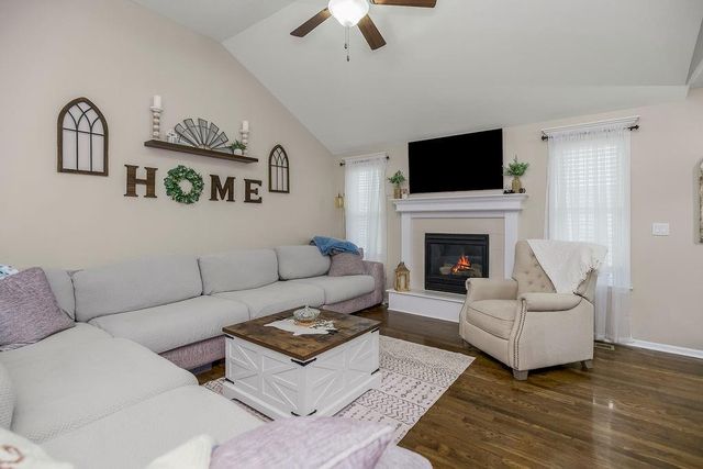 10915 N Skiles Court, Kansas City, MO 64157