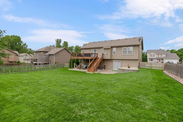 10915 N Skiles Court, Kansas City, MO 64157