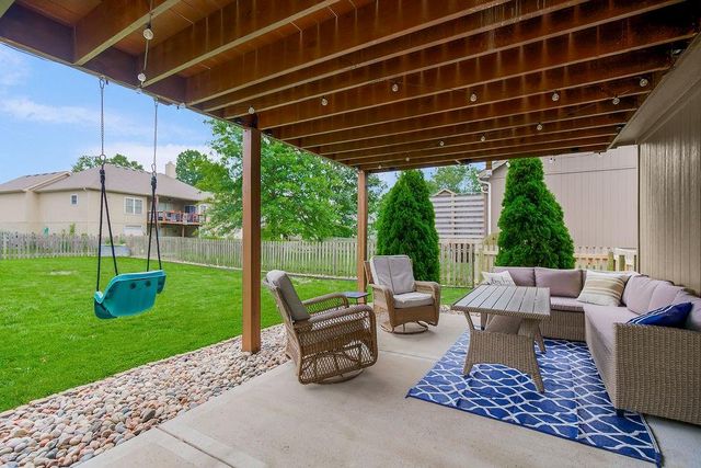 10915 N Skiles Court, Kansas City, MO 64157