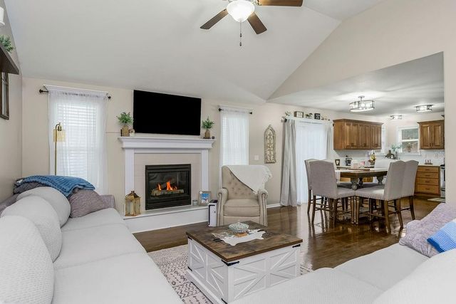 10915 N Skiles Court, Kansas City, MO 64157