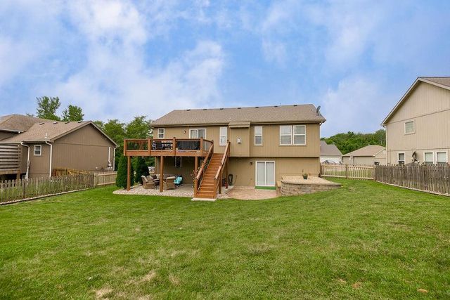 10915 N Skiles Court, Kansas City, MO 64157