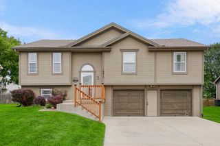 10915 N Skiles Court, Kansas City, MO 64157
