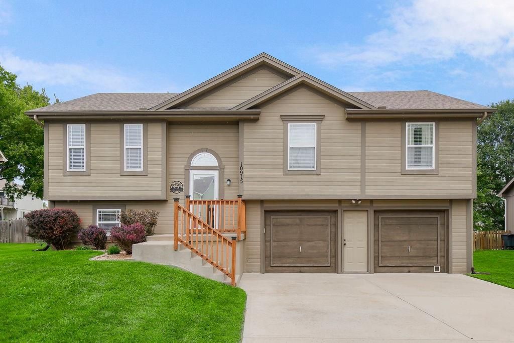 10915 N Skiles Court, Kansas City, MO 64157