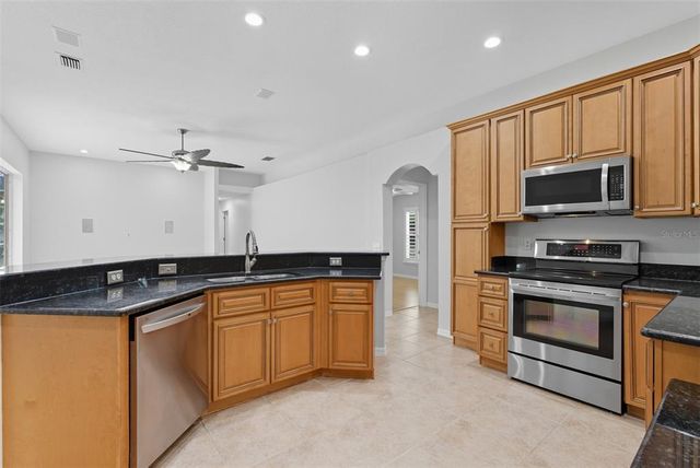 9215 ESTATE COVE CIRCLE, Riverview, FL 33578