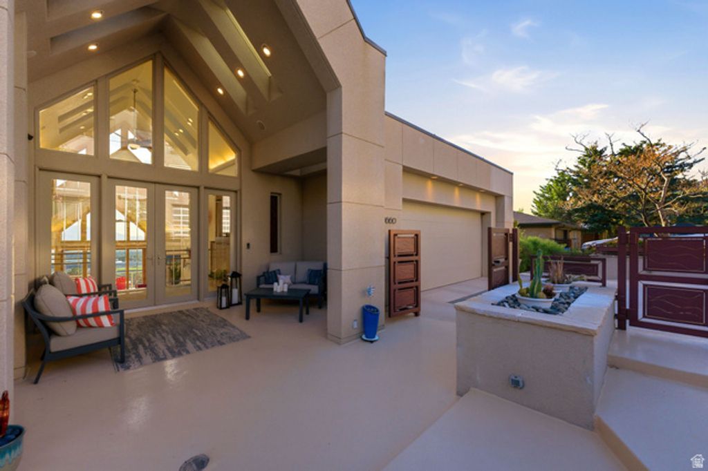 Image 12 of property listing at 3660 S CHOKE CHERRY DR, Millcreek, UT 84109