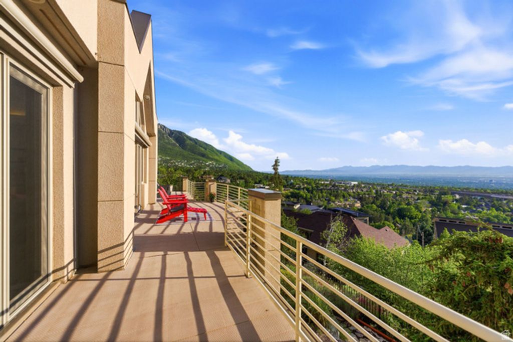 Image 27 of property listing at 3660 S CHOKE CHERRY DR, Millcreek, UT 84109