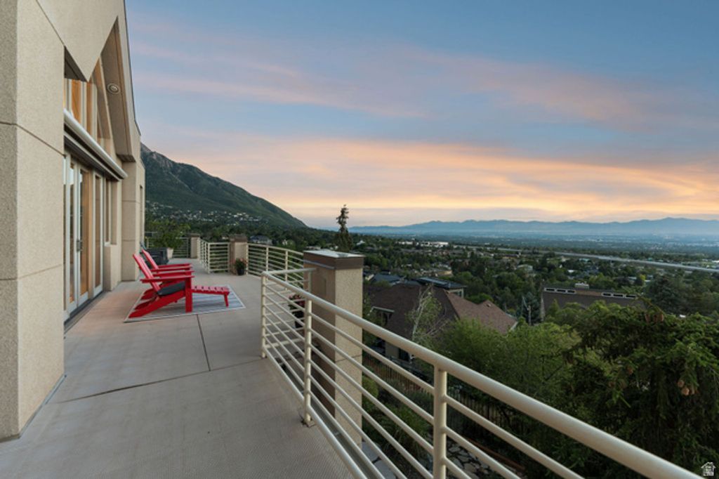 Image 64 of property listing at 3660 S CHOKE CHERRY DR, Millcreek, UT 84109