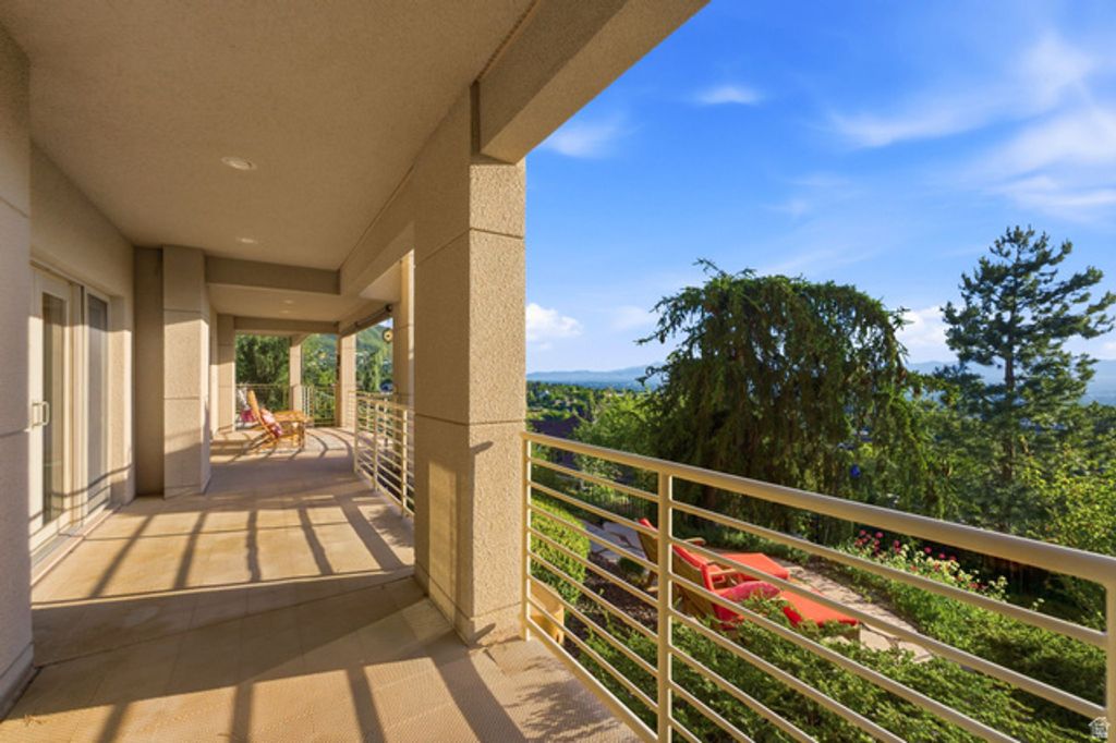 Image 68 of property listing at 3660 S CHOKE CHERRY DR, Millcreek, UT 84109