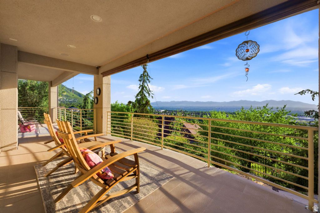 Image 69 of property listing at 3660 S CHOKE CHERRY DR, Millcreek, UT 84109