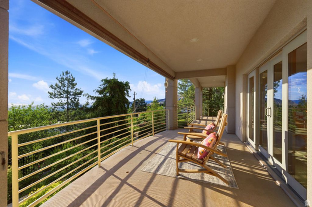 Image 70 of property listing at 3660 S CHOKE CHERRY DR, Millcreek, UT 84109