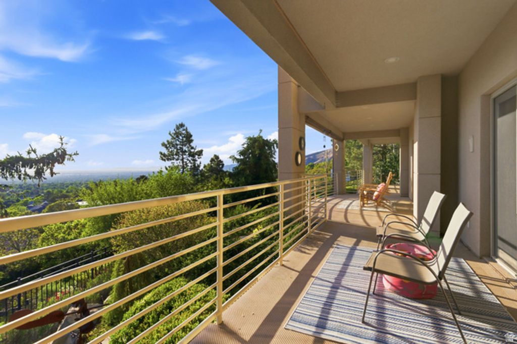 Image 71 of property listing at 3660 S CHOKE CHERRY DR, Millcreek, UT 84109