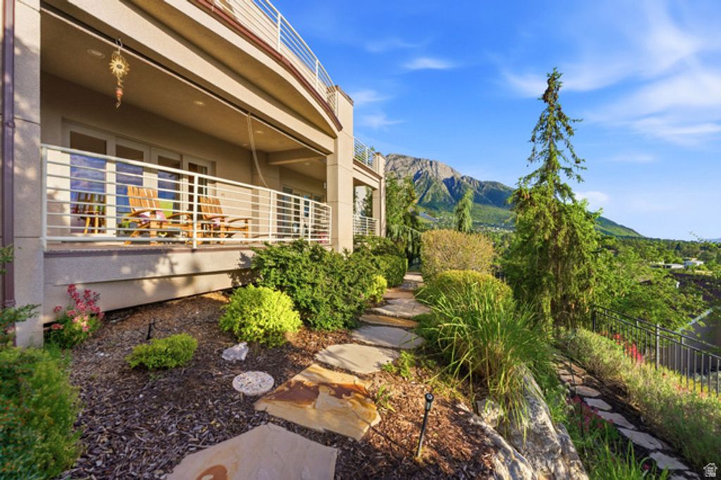 Image 73 of property listing at 3660 S CHOKE CHERRY DR, Millcreek, UT 84109