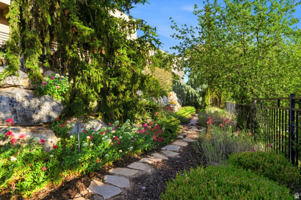 Image 75 of property listing at 3660 S CHOKE CHERRY DR, Millcreek, UT 84109