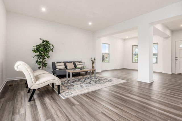 9041 Hawk Hill Way, Plain City, OH 43064