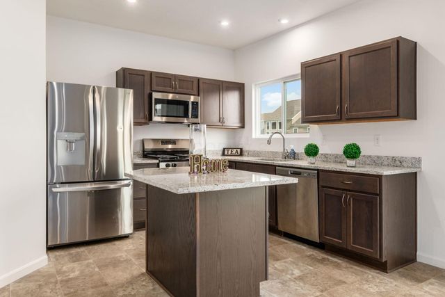 9041 Hawk Hill Way, Plain City, OH 43064