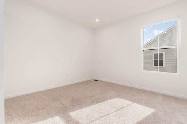 9041 Hawk Hill Way, Plain City, OH 43064
