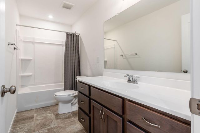 9041 Hawk Hill Way, Plain City, OH 43064