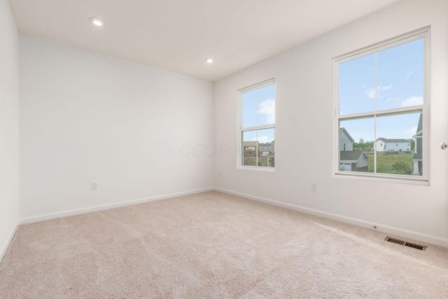 9041 Hawk Hill Way, Plain City, OH 43064