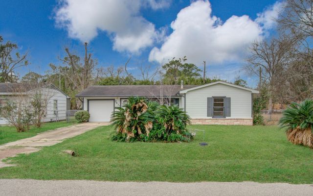 2417 Pecan Street, Dickinson, TX 77539