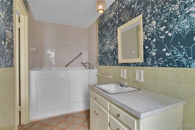 3770 Main Street, Amherst, NY 14226