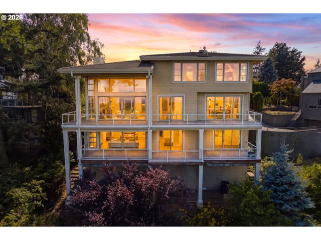 33 NANSEN Smt, Lake Oswego, OR 97035