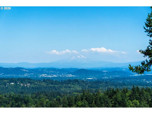 33 NANSEN Smt, Lake Oswego, OR 97035