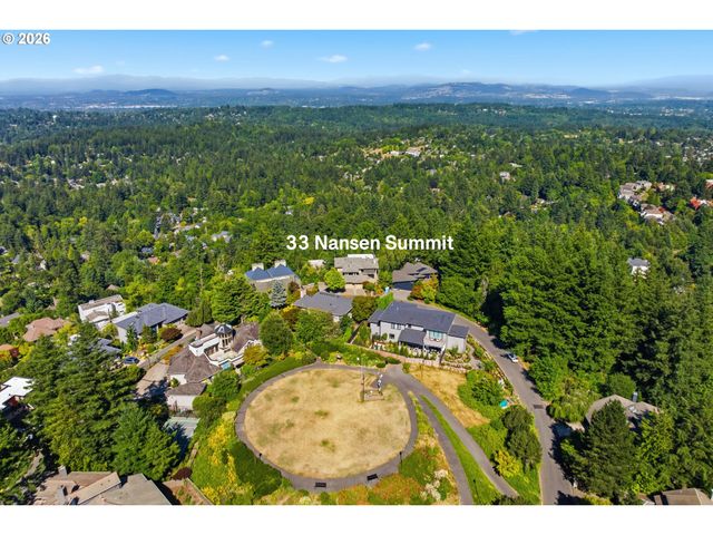 33 NANSEN Smt, Lake Oswego, OR 97035