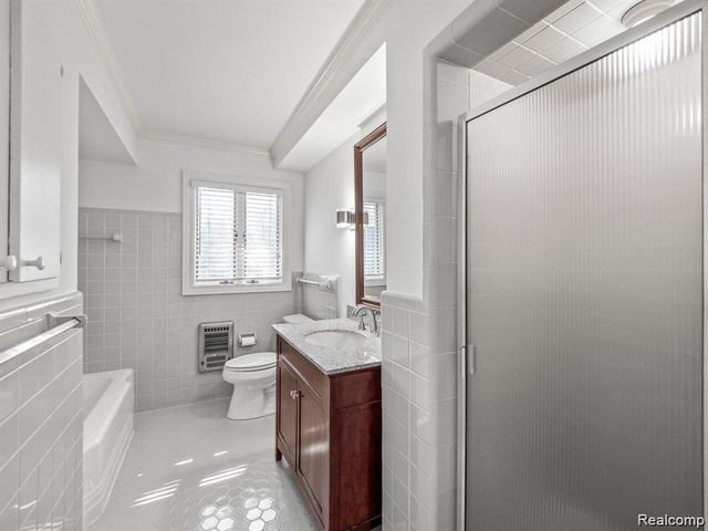 3879 CARRIAGE Road, Bloomfield Charter Township, MI 48301